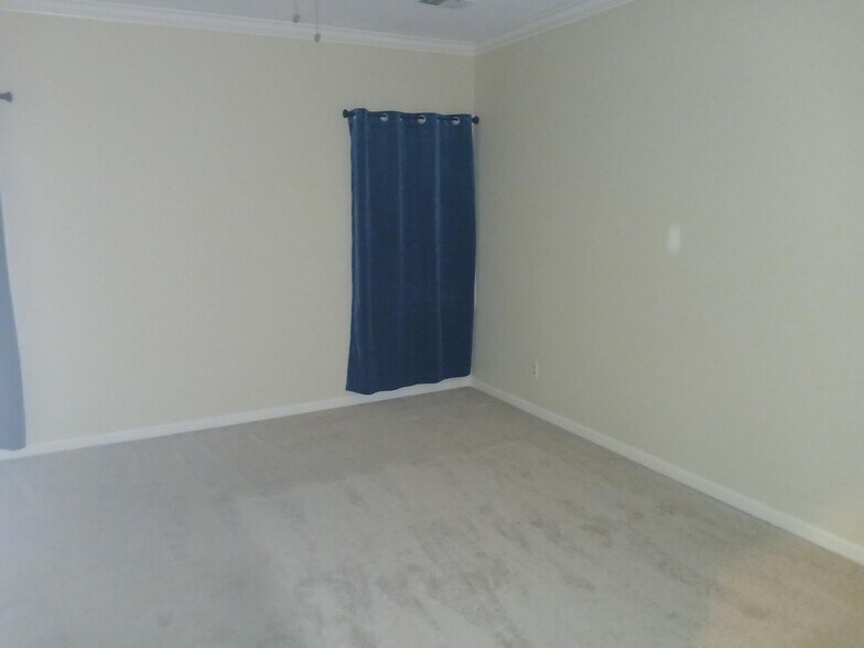Large Bedroom (Master) - 3049 Old Stone Dr