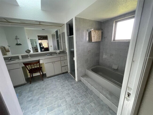 Building Photo - 1091 Venture Ct