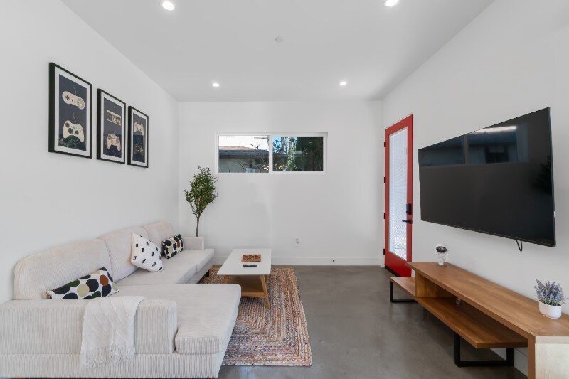 Building Photo - 3917 Inglewood Blvd