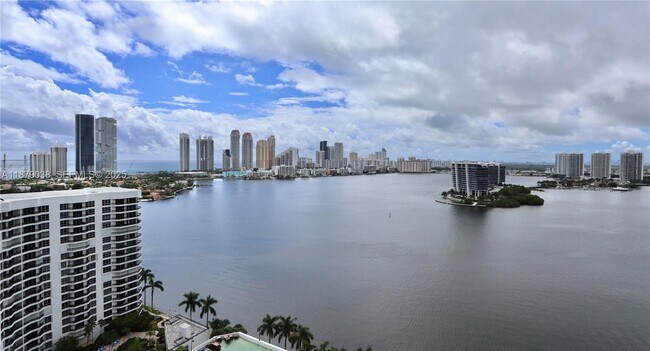 Building Photo - 3530 Mystic Pointe Dr