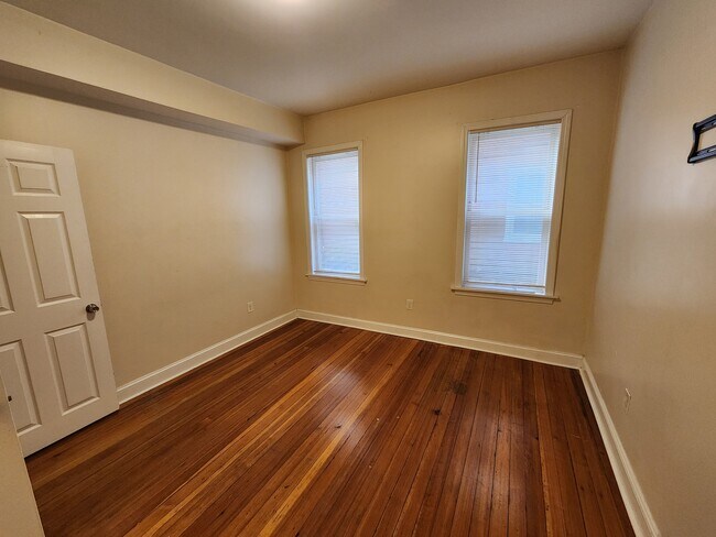 Building Photo - 117 Florida St