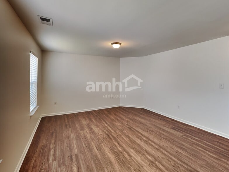 Building Photo - 1205 Jordans Pond Ln