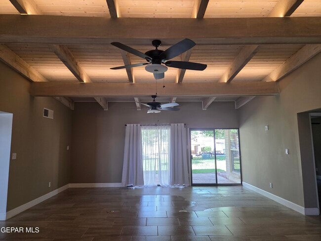 Building Photo - 15000 Ashford St