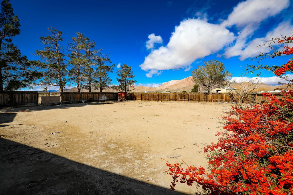 Building Photo - 9201 Shirley St