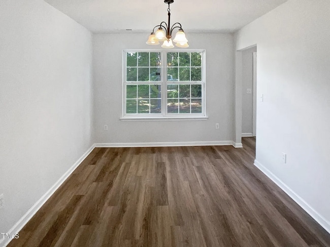 Building Photo - Updated 3BR Home with Garage, Pet Friendly!