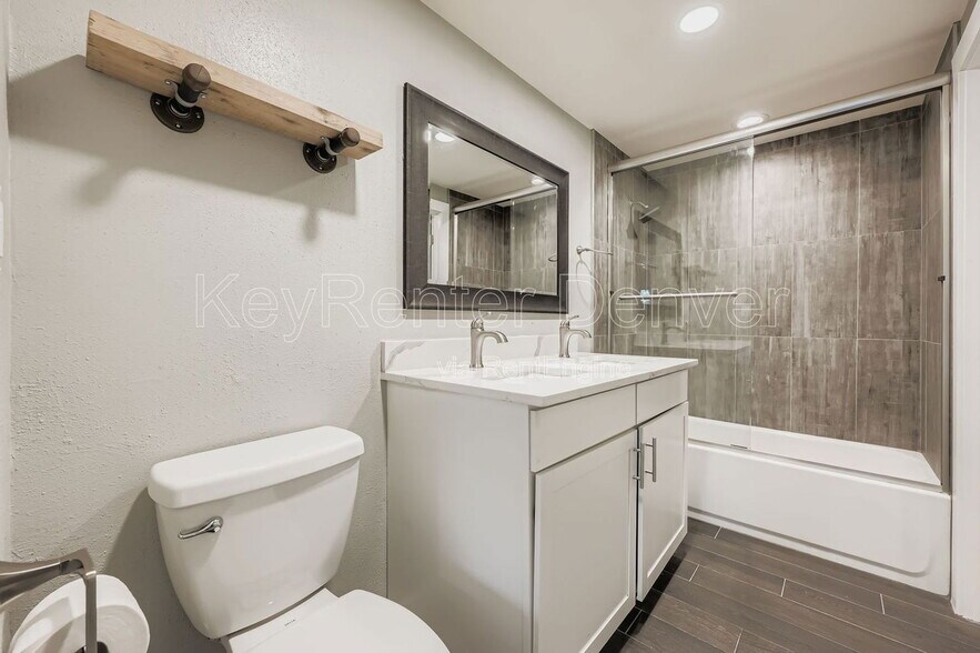 Building Photo - 7053 S Knolls Way