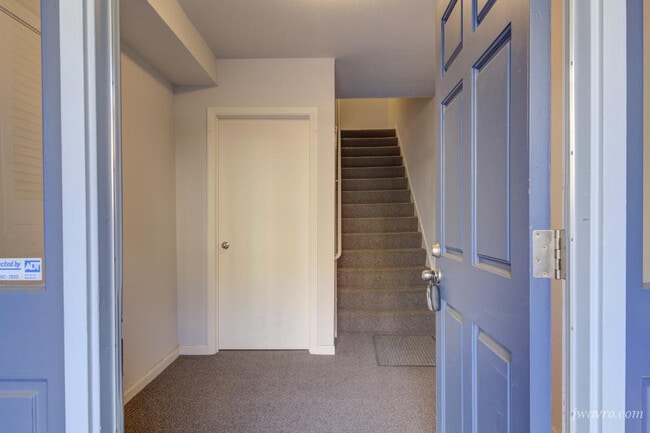 Building Photo - 465 35th Ave