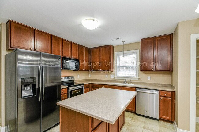 Building Photo - 225 Braxman Ln