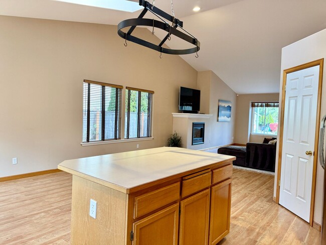 Building Photo - Immaculate Mill Creek Rambler | A/C • Cul-...