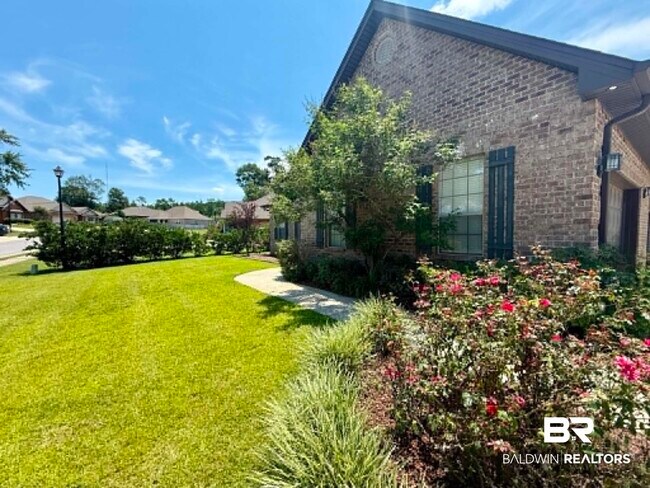 Building Photo - 12001 Squirrel Dr