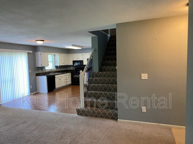 Building Photo - 1384 N Ridge Pkwy