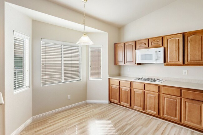 Building Photo - 4 Bed, Single Story Home, In Southwest Gat...