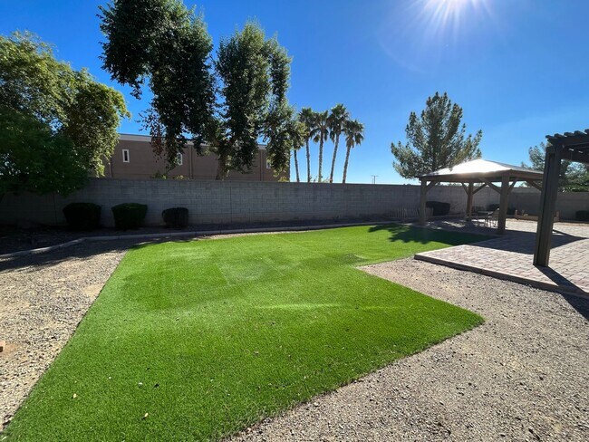 Building Photo - 4 Bedroom + Den Home in the Cameron Ranch ...