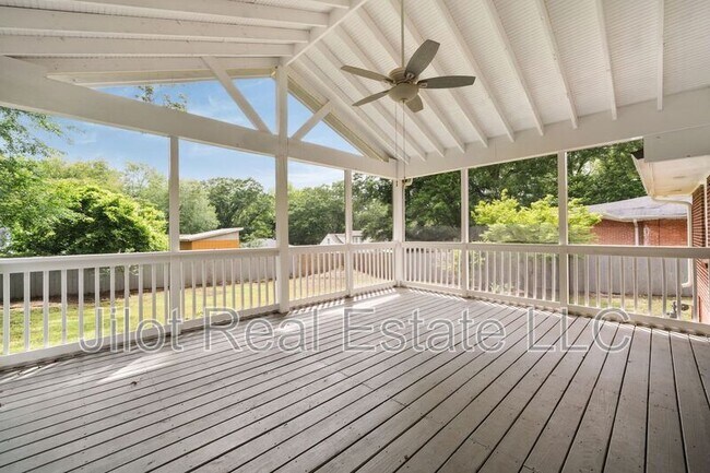 Building Photo - 2855 Monticello Pl