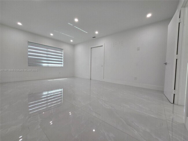 Building Photo - 6711 SW 127th Pl