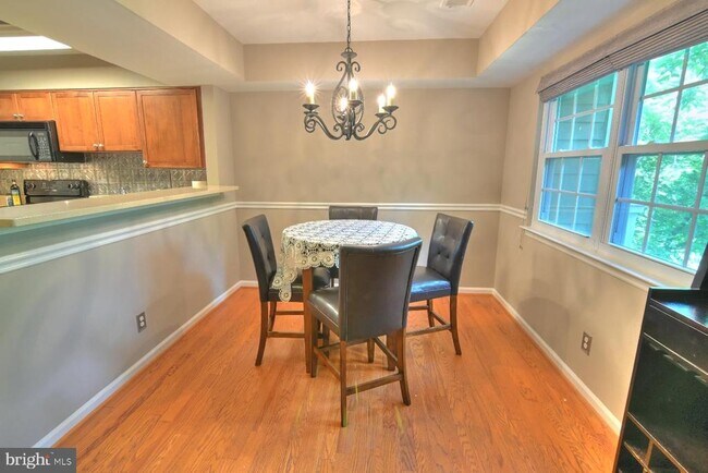 Building Photo - 5704 Chapman Mill Dr