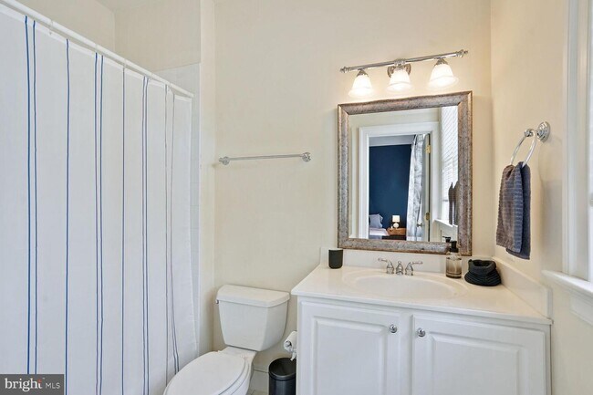 Building Photo - 5248 Clifton St