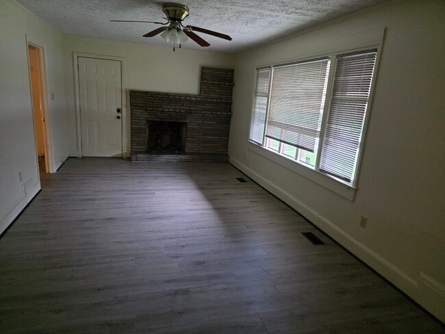 Living Room - 685 Coleman Ave