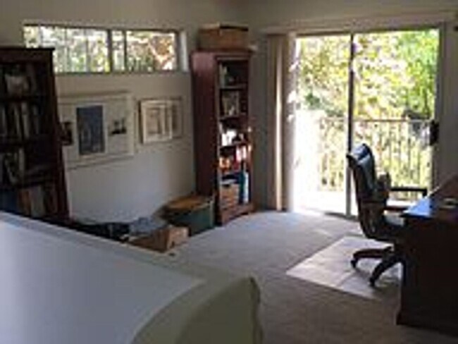 Building Photo - 1036 Pan Ct