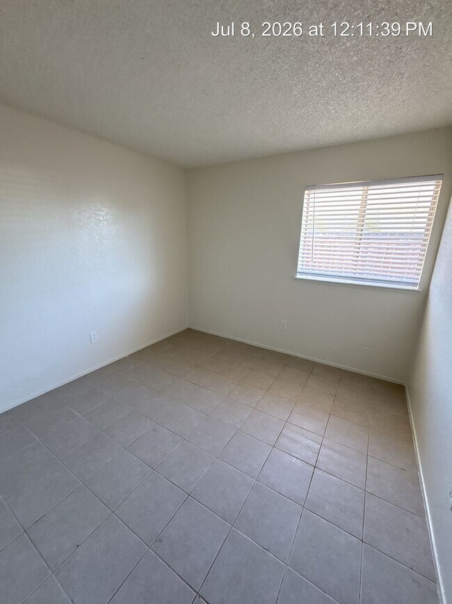 Building Photo - 3156