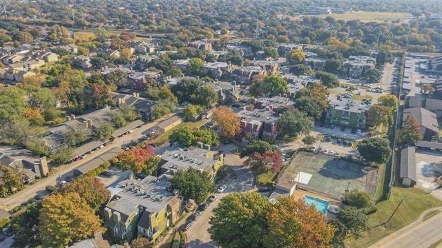 Building Photo - 9815 Walnut St