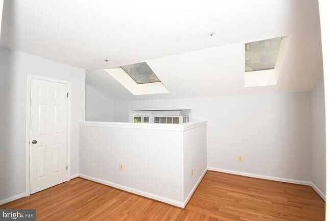 Building Photo - 601 N Tazewell St