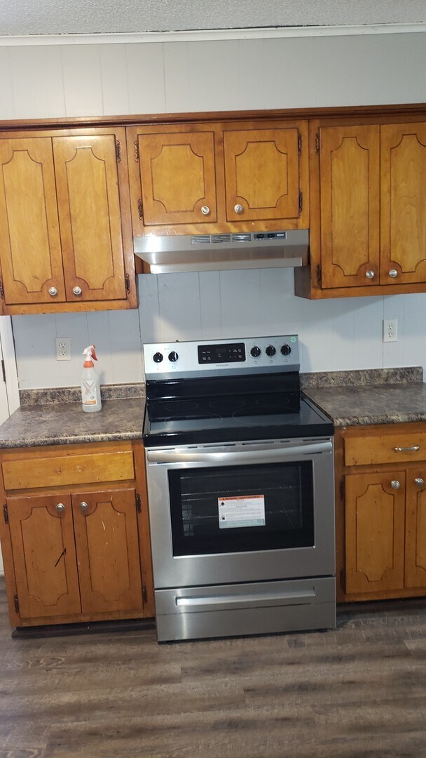 Building Photo - 4 Success Realty is now offering this 3 be...
