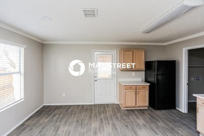 Building Photo - 3 Bedroom Pet-Friendly Home in MESQUITE, TX with Main Street Renewal