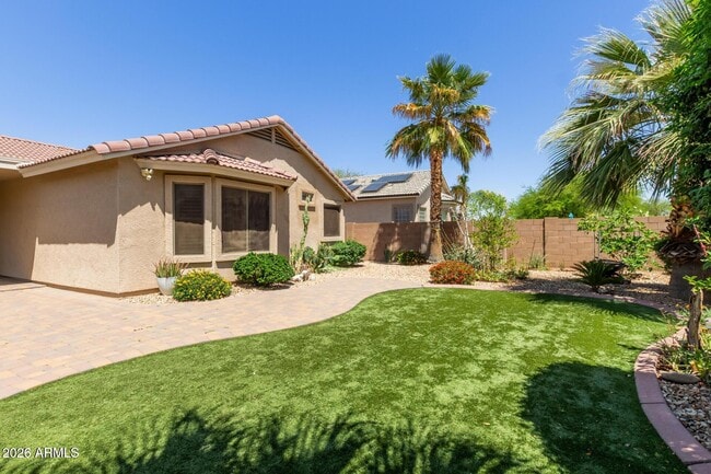 Building Photo - 16523 W Saguaro Ln