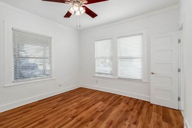 Building Photo - Beautiful Craftsman Style in Junius Heights!