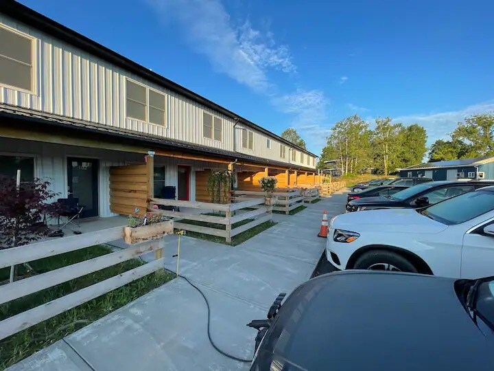 Primary Photo - 2044 Solstice Ln