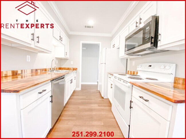 Building Photo - 1075 Seven Hills Curve S