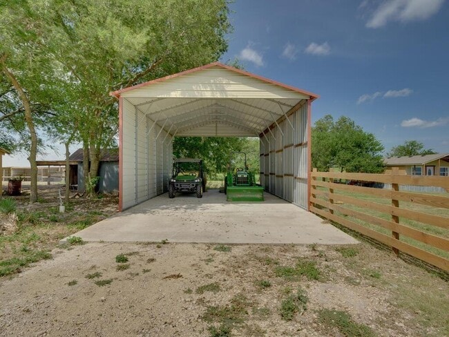 Building Photo - 161 CR 375