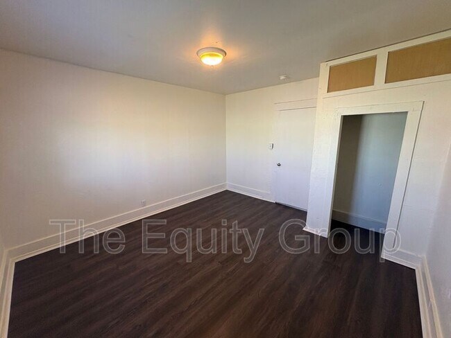 Building Photo - 10596 Ave 344