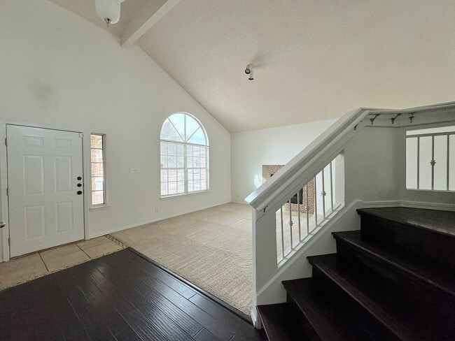 Building Photo - West El Paso 3bed 2.5bbath refrig A/C Home