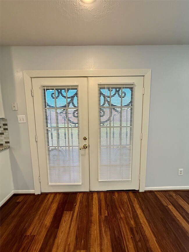 Building Photo - 6931 Echo Pines Dr