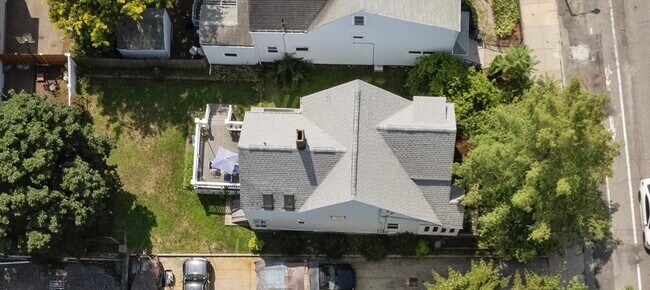 Building Photo - 318 N Harvard St