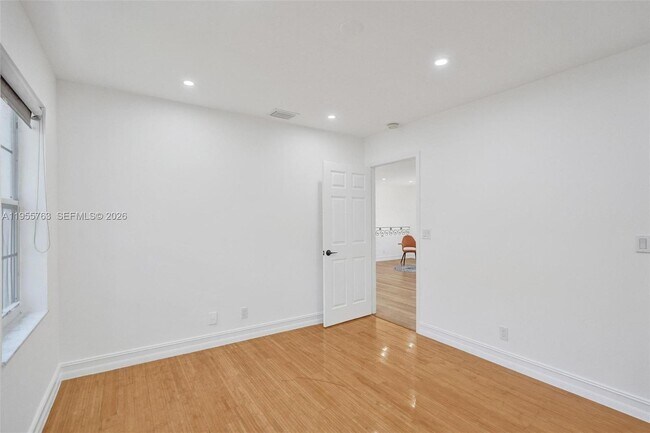 Building Photo - 1251 Hayes St