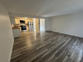 Building Photo - 2 Bedroom Townhouse for Rent in Syracuse!