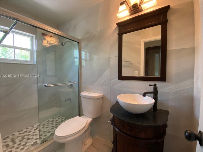 Building Photo - 490 Bonaventure Blvd