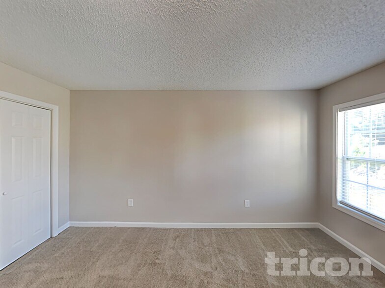 Building Photo - 232 Hillcrest Dr