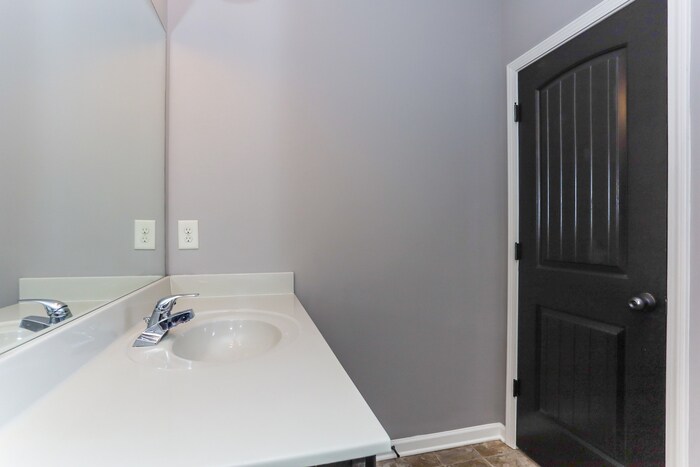 Building Photo - 1048 Regency Dr NW