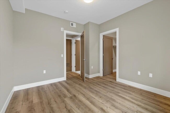 Building Photo - 4237 Bergen Turnpike