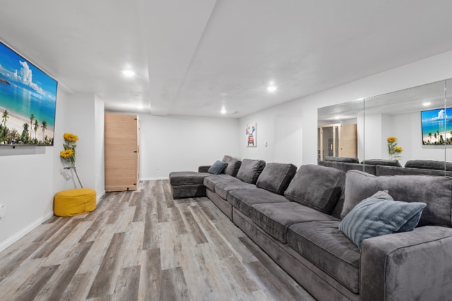Building Photo - 444 S St Bernard Dr