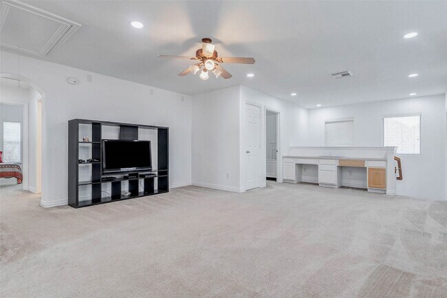 Building Photo - 26511 Cresent Cove Ln