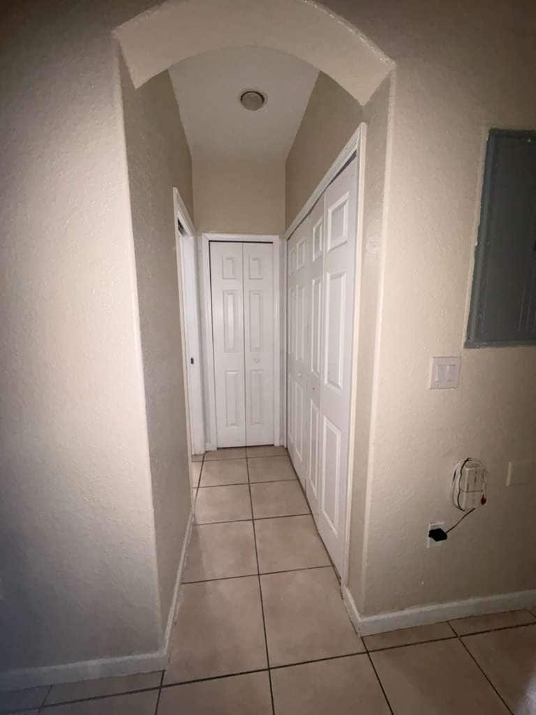 Building Photo - 2819 SE 15th Rd