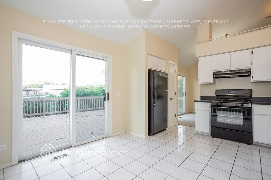 Building Photo - 5447 Yale Ln