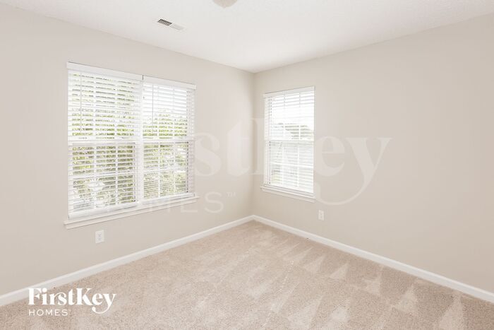 Building Photo - 4852 Asherton Pl NW