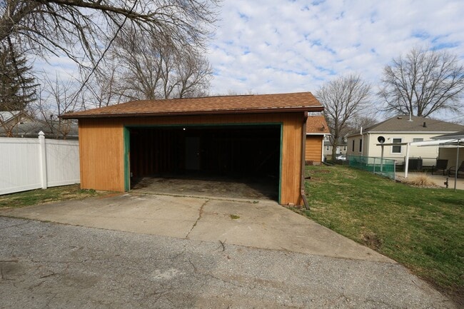 Building Photo - 1513 S 8th St