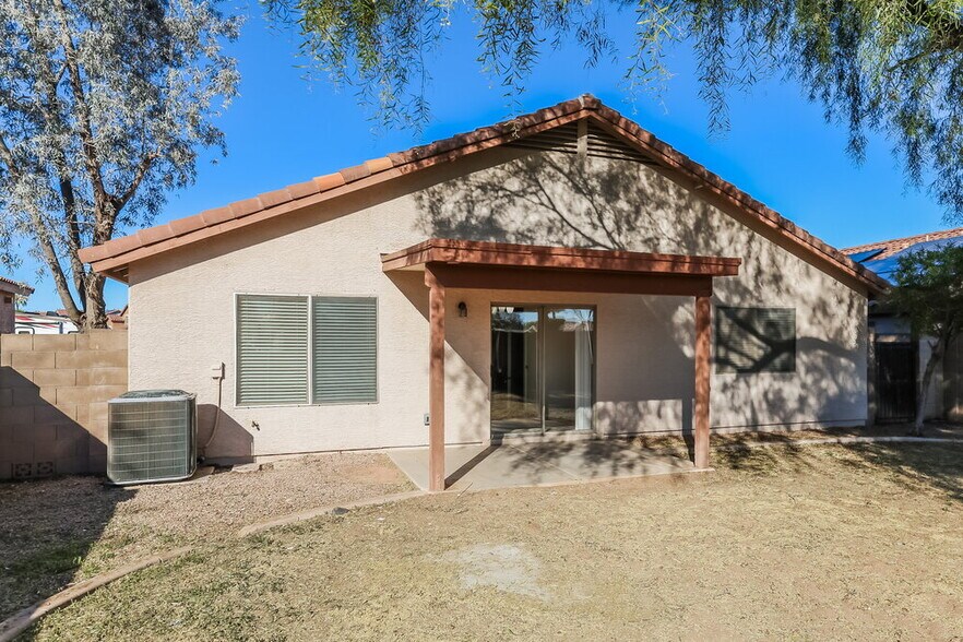 Building Photo - 16255 N 158th Dr